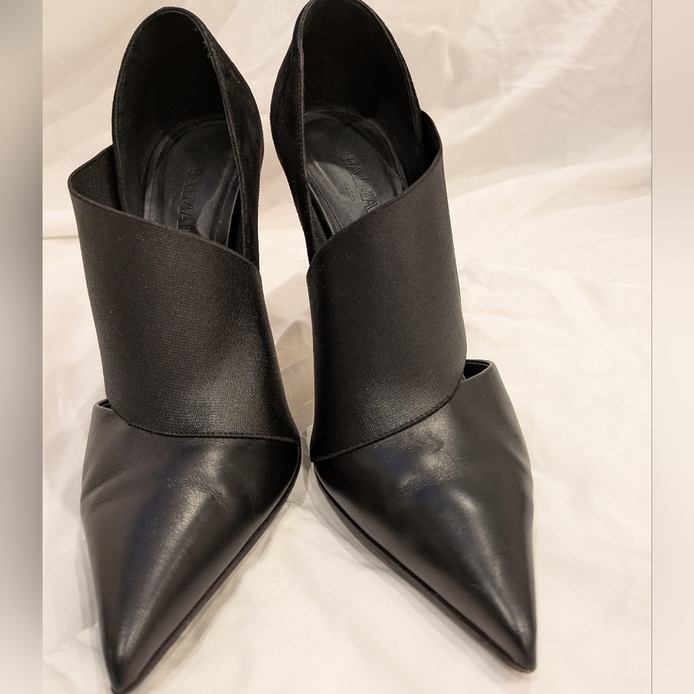 Balmain Black Pointed Toe Stiletto Heel Pumps with Gold Accent - Picture 5 of 9